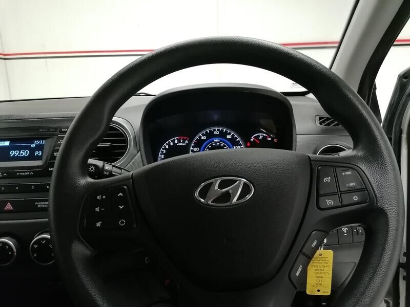 More views of Hyundai I10