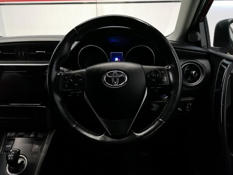 More views of Toyota Auris